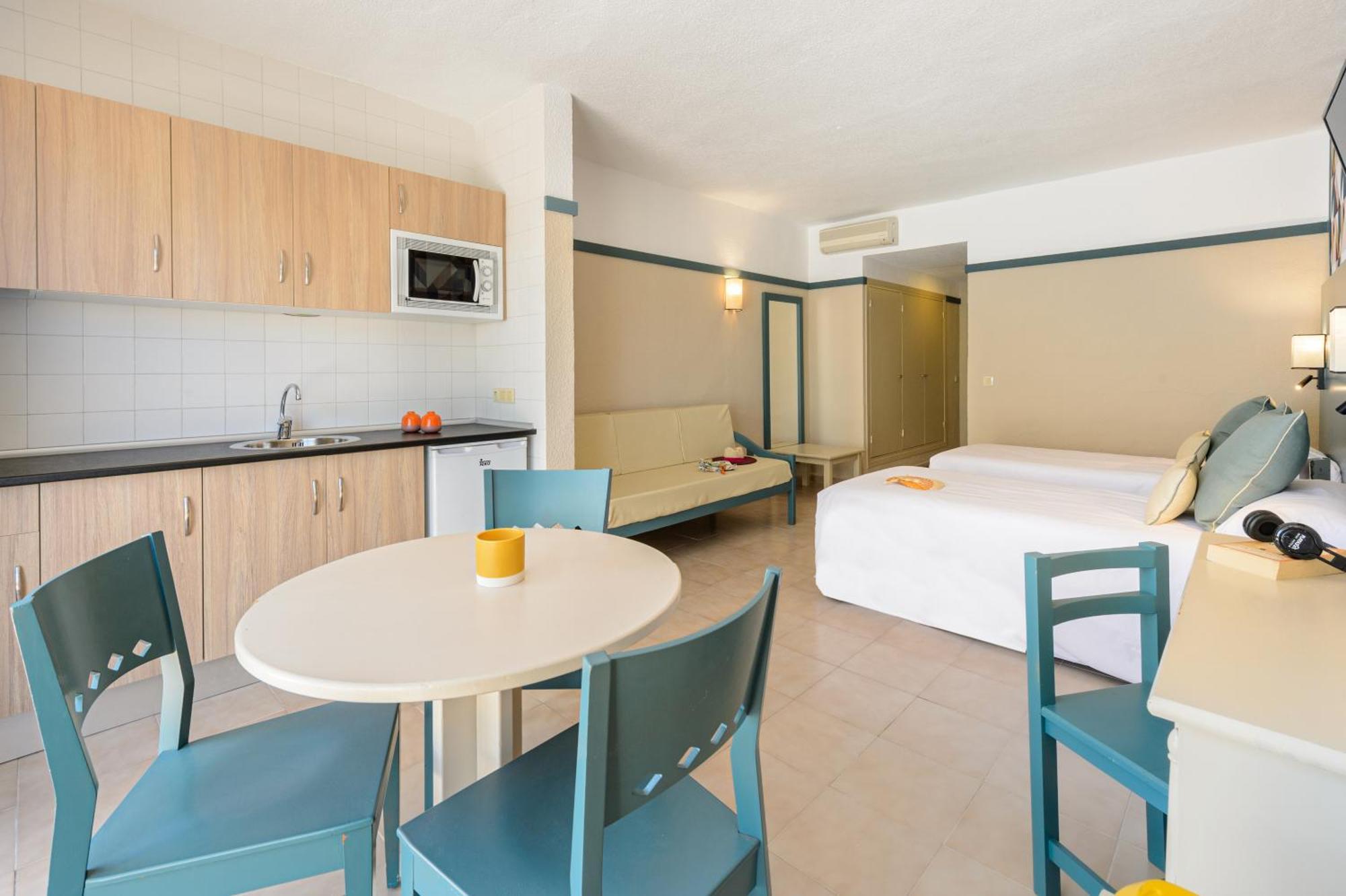 Aparthotel Vibra Club Maritim Сан-Антонио-Абад Экстерьер фото