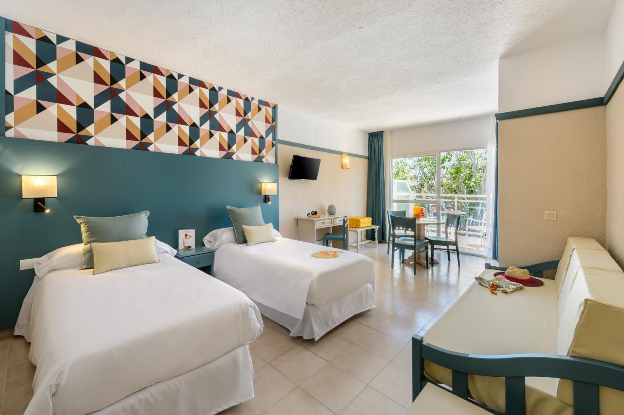 Aparthotel Vibra Club Maritim Сан-Антонио-Абад Экстерьер фото