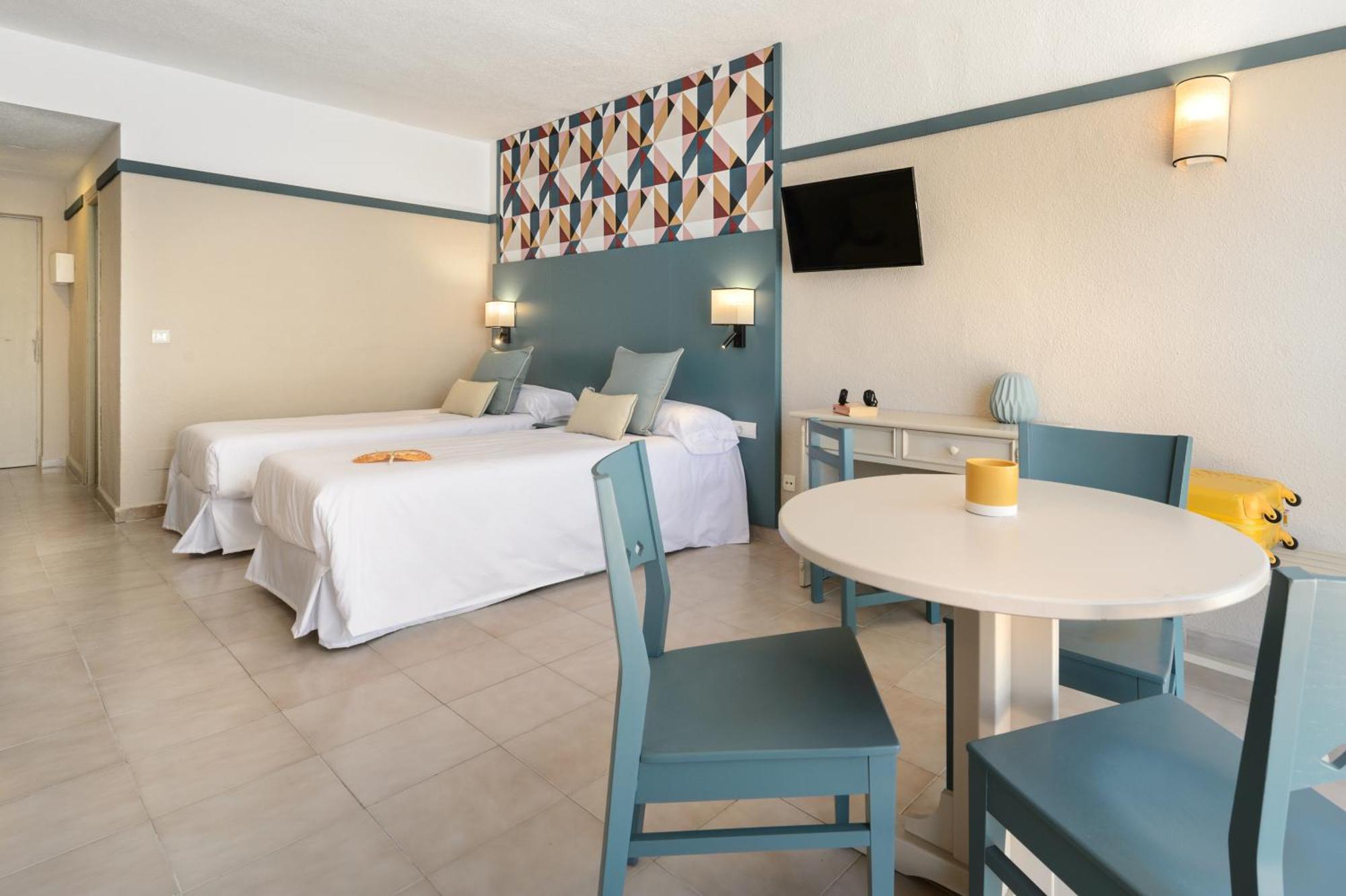 Aparthotel Vibra Club Maritim Сан-Антонио-Абад Экстерьер фото