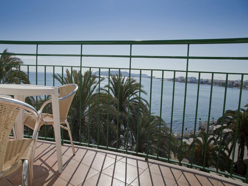 Aparthotel Vibra Club Maritim Сан-Антонио-Абад Экстерьер фото